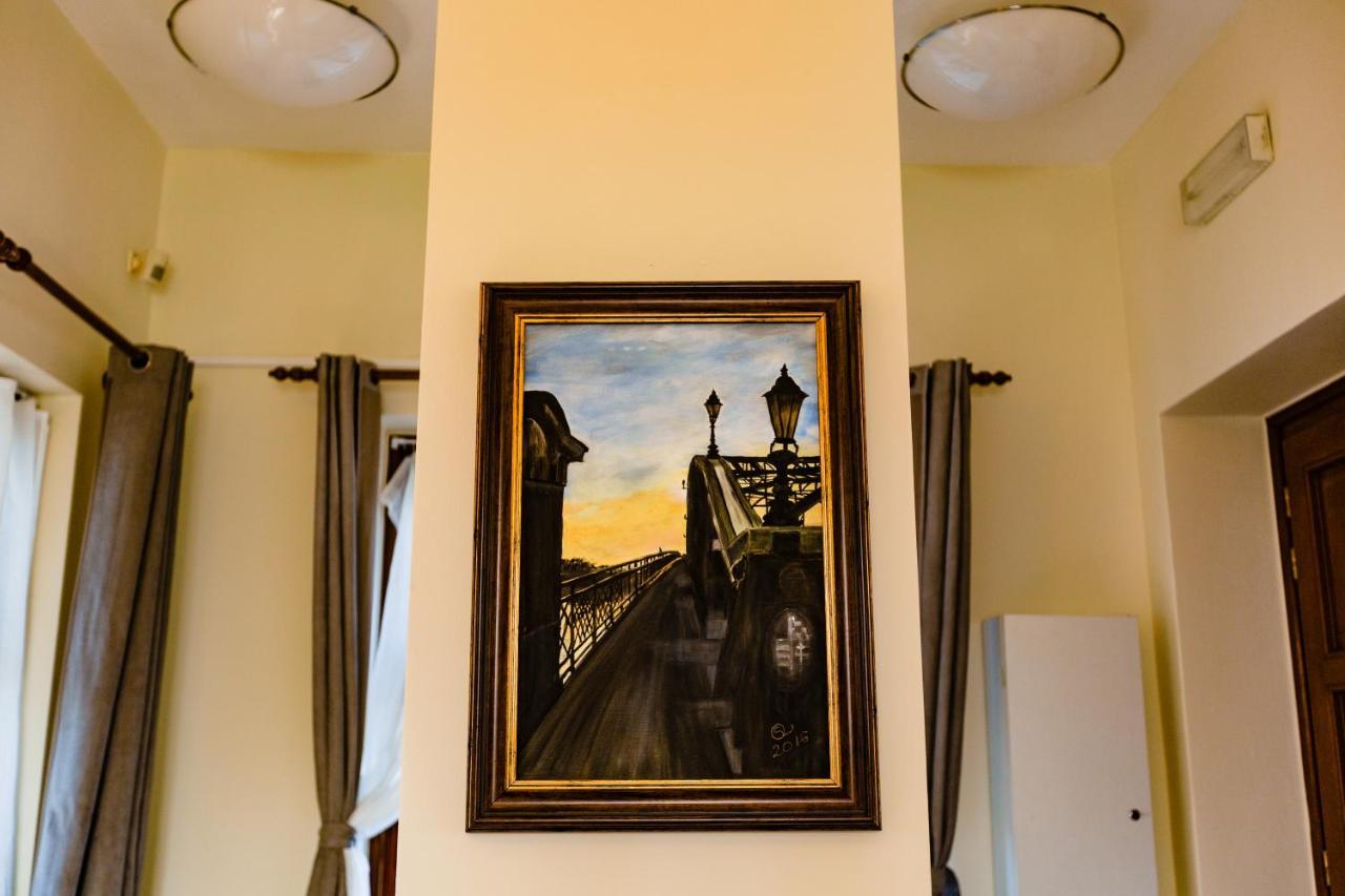 Bridge Apartment เอสแตร์กอม ภายนอก รูปภาพ
