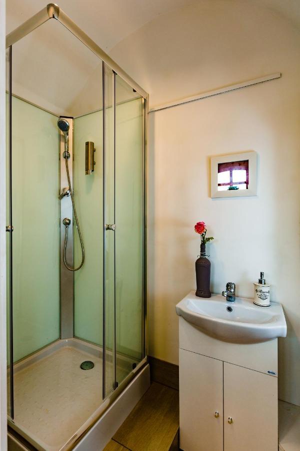 Bridge Apartment เอสแตร์กอม ภายนอก รูปภาพ